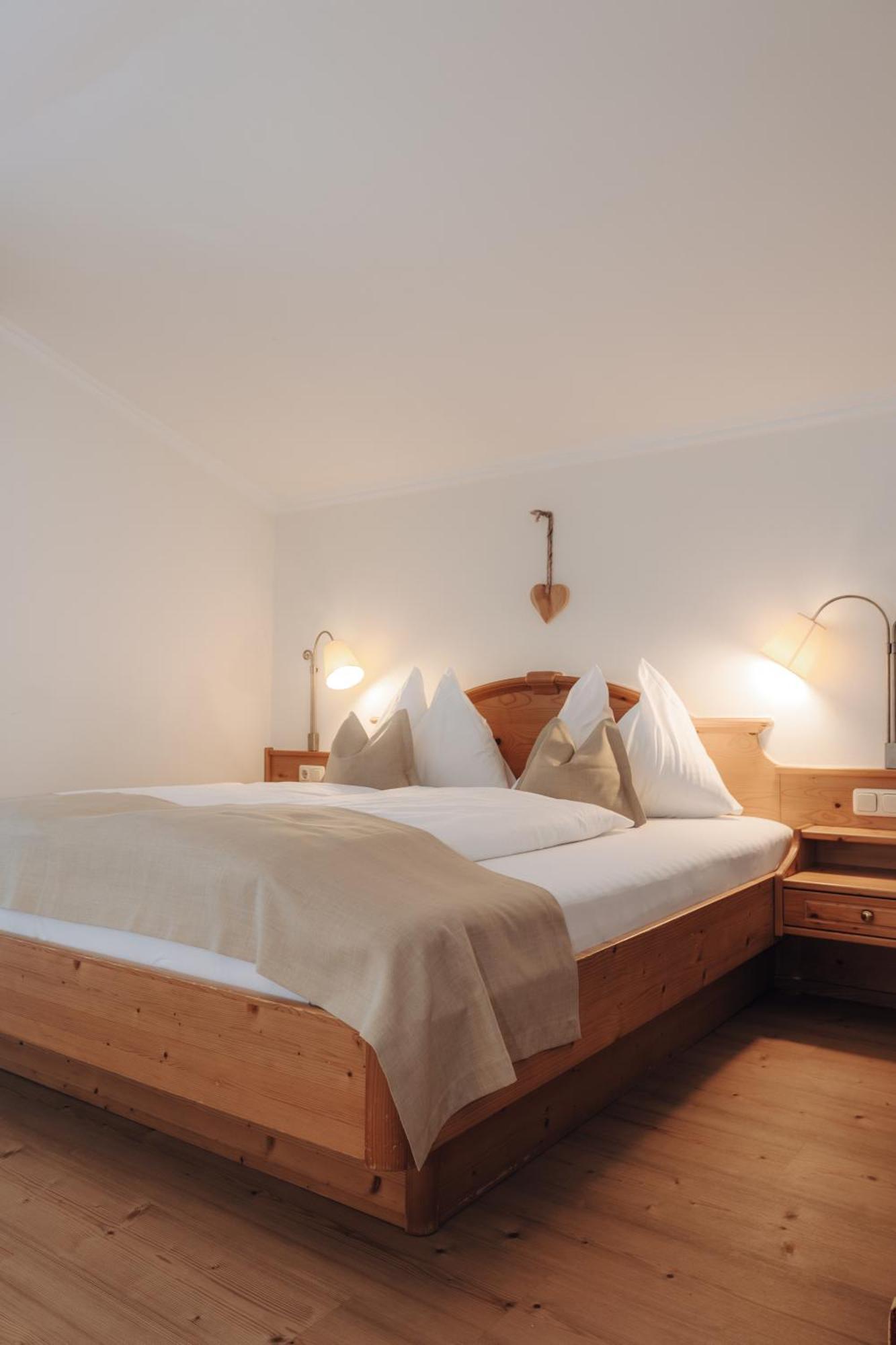 Hotel Krone גרוסארל מראה חיצוני תמונה