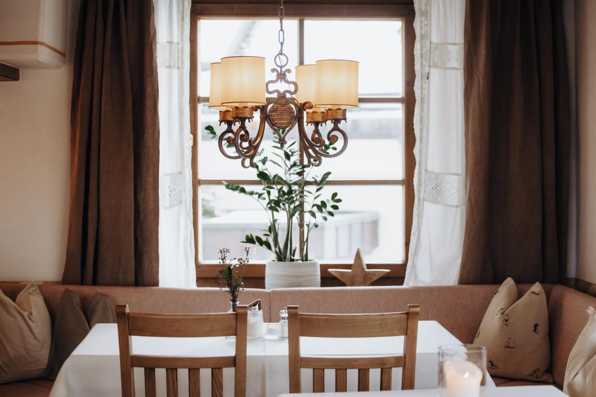 Hotel Krone גרוסארל מראה חיצוני תמונה